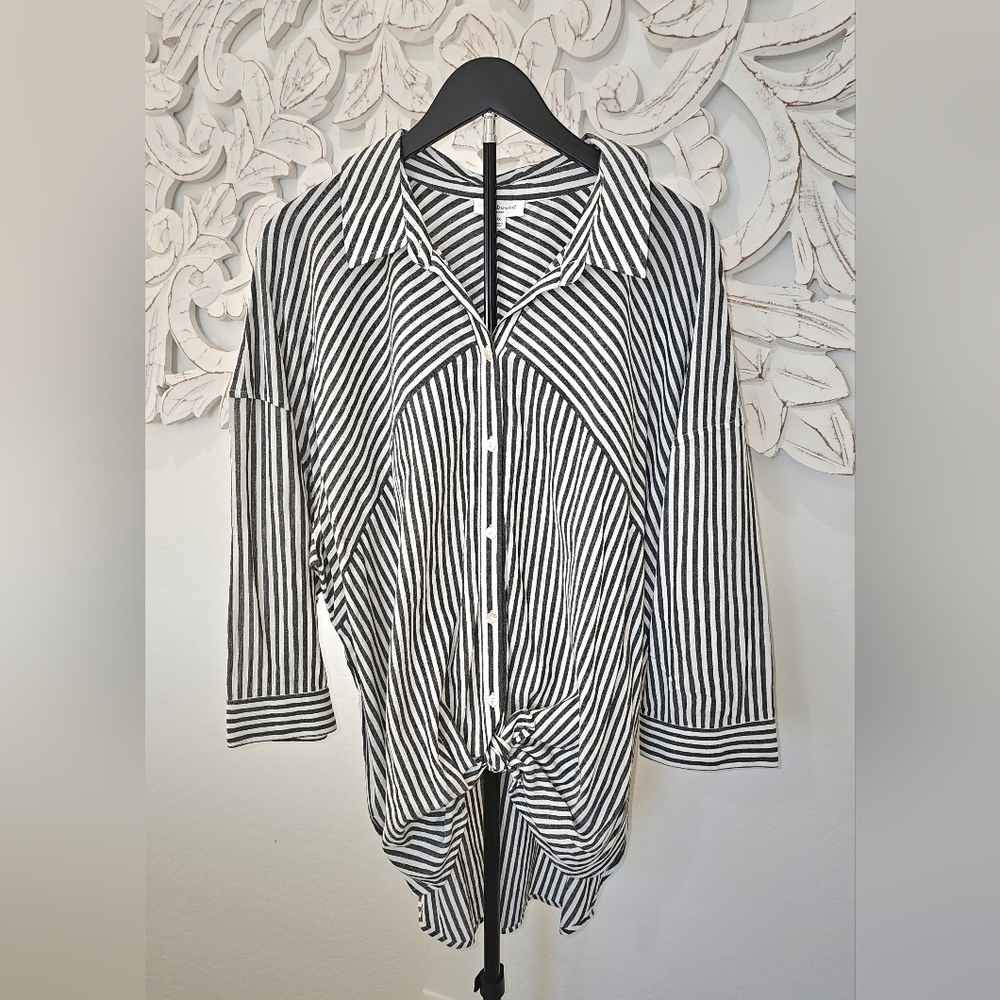 NWT - Westbound Women's Black White High-Low Striped Top Size 1X